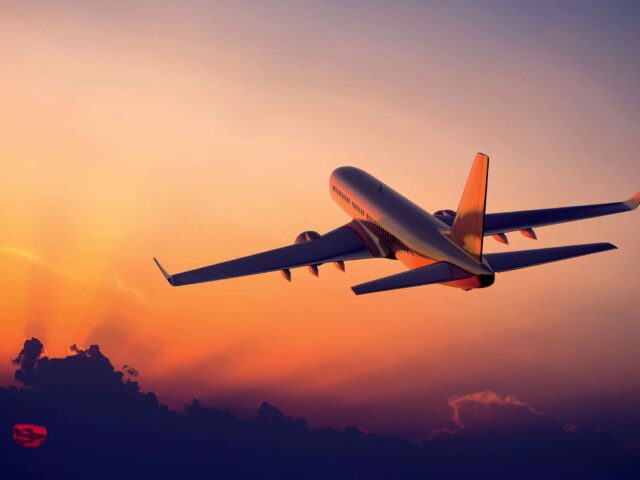 airliner-plane-sunset-1-640x480.jpg